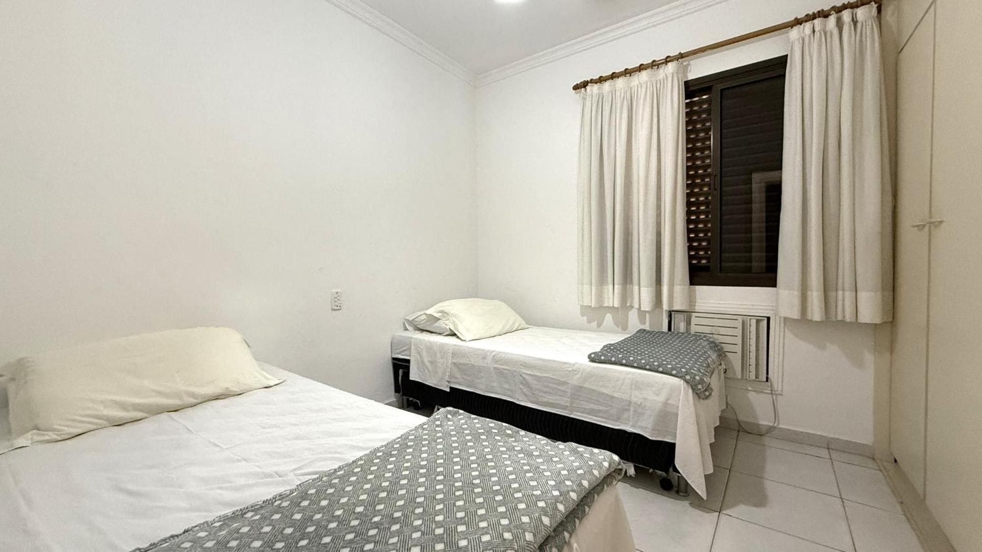 Flat A 1 Quadra Da Pitangueiras - Ar Condicionado - 6 Pessoas Apartment Guaruja